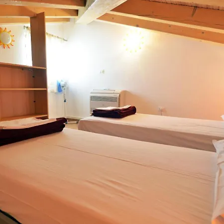 Modern With Swimming Pool 度假居