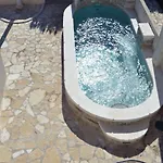 Prázdninový dům In With Pool Near Sea *