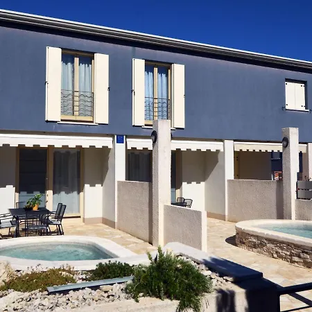 Dom wakacyjny Modern With Swimming Pool Banjole