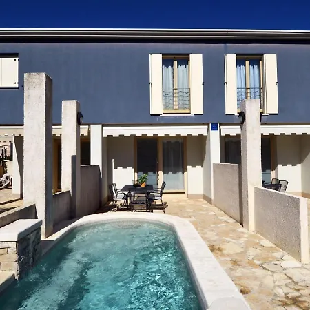 In With Pool Near Sea